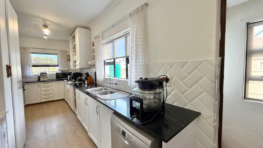 3 Bedroom Property for Sale in Heuningkloof Western Cape